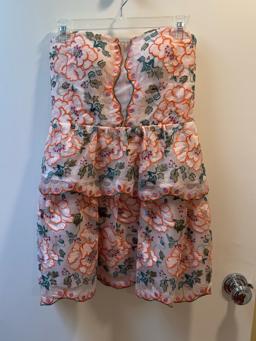 BCBG MaxAzria Women’s Floral Strapless Mini Dress - Picture 3 of 12
